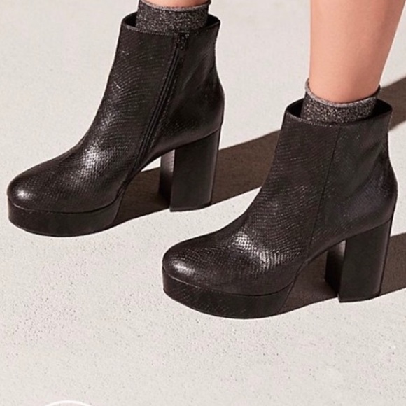 vegan stormy platform boot